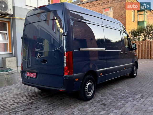 Синий Мерседес Sprinter, объемом двигателя 2.2 л и пробегом 50 тыс. км за 33022 $, фото 5 на Automoto.ua