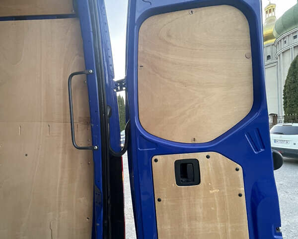 Синий Мерседес Sprinter, объемом двигателя 1.95 л и пробегом 290 тыс. км за 24999 $, фото 39 на Automoto.ua