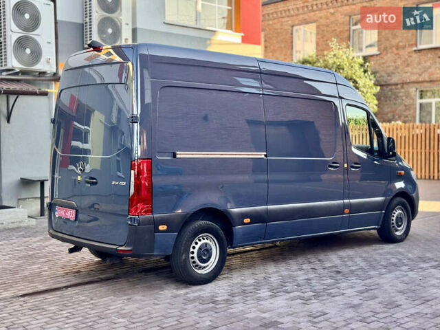 Синий Мерседес Sprinter, объемом двигателя 2.2 л и пробегом 146 тыс. км за 24863 $, фото 6 на Automoto.ua
