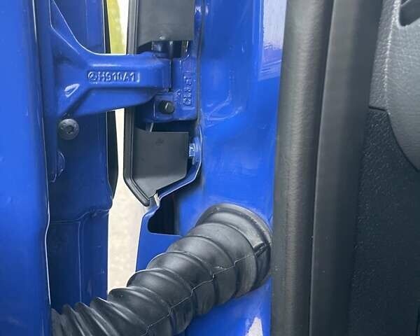 Синий Мерседес Sprinter, объемом двигателя 1.95 л и пробегом 296 тыс. км за 29550 $, фото 64 на Automoto.ua