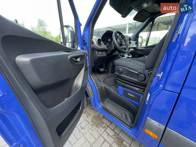 Синій Мерседес Sprinter, об'ємом двигуна 1.95 л та пробігом 296 тис. км за 25999 $, фото 25 на Automoto.ua