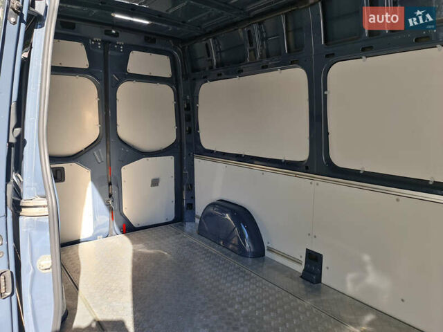 Синий Мерседес Sprinter, объемом двигателя 2.2 л и пробегом 50 тыс. км за 30000 $, фото 28 на Automoto.ua