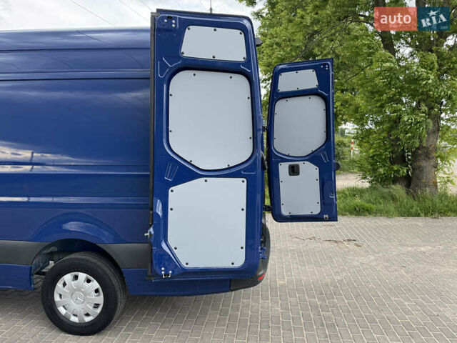Синий Мерседес Sprinter, объемом двигателя 0 л и пробегом 275 тыс. км за 31900 $, фото 60 на Automoto.ua
