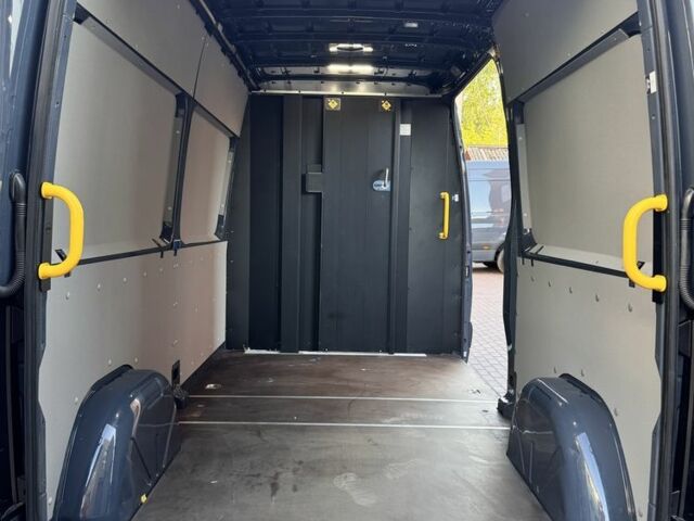 Синий Мерседес Sprinter, объемом двигателя 2.2 л и пробегом 146 тыс. км за 24735 $, фото 6 на Automoto.ua