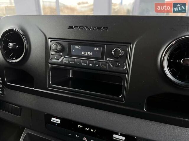 Синий Мерседес Sprinter, объемом двигателя 0 л и пробегом 17 тыс. км за 21805 $, фото 27 на Automoto.ua