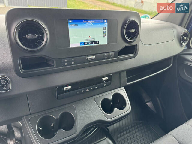 Синий Мерседес Sprinter, объемом двигателя 0 л и пробегом 275 тыс. км за 31900 $, фото 38 на Automoto.ua