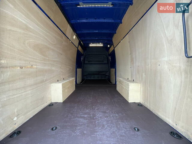 Синий Мерседес Sprinter, объемом двигателя 0 л и пробегом 300 тыс. км за 29999 $, фото 99 на Automoto.ua