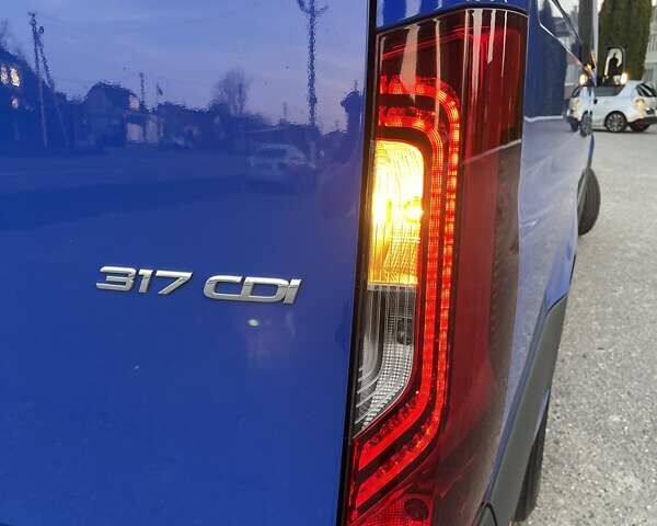 Синий Мерседес Sprinter, объемом двигателя 1.95 л и пробегом 296 тыс. км за 29550 $, фото 24 на Automoto.ua