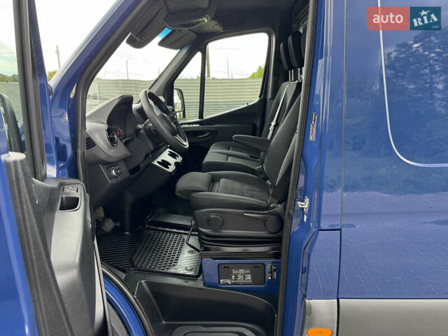 Синий Мерседес Sprinter, объемом двигателя 0 л и пробегом 275 тыс. км за 31900 $, фото 27 на Automoto.ua