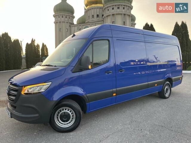 Синий Мерседес Sprinter, объемом двигателя 1.95 л и пробегом 296 тыс. км за 29550 $, фото 5 на Automoto.ua