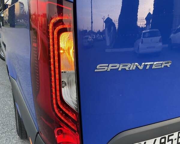 Синий Мерседес Sprinter, объемом двигателя 1.95 л и пробегом 296 тыс. км за 29550 $, фото 16 на Automoto.ua