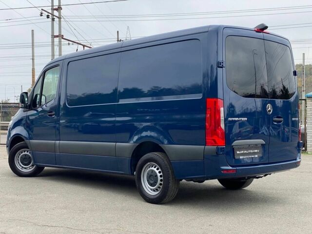 Синий Мерседес Sprinter, объемом двигателя 2 л и пробегом 190 тыс. км за 655 $, фото 3 на Automoto.ua