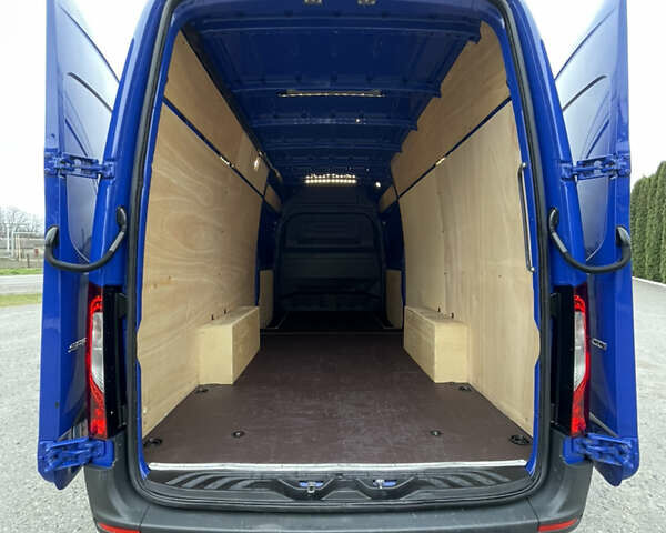 Синий Мерседес Sprinter, объемом двигателя 0 л и пробегом 300 тыс. км за 29999 $, фото 98 на Automoto.ua