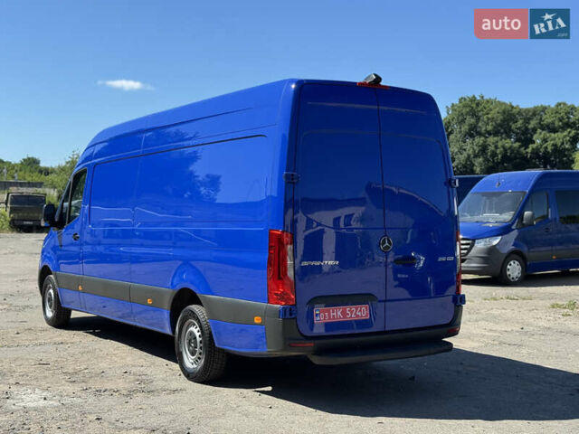 Синий Мерседес Sprinter, объемом двигателя 2.2 л и пробегом 197 тыс. км за 26900 $, фото 9 на Automoto.ua