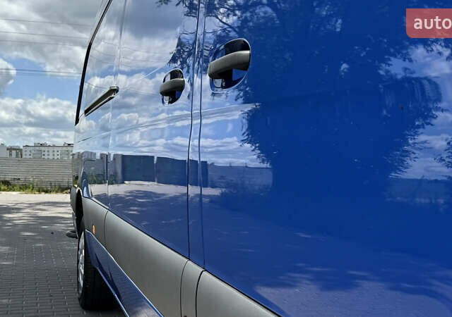 Синий Мерседес Sprinter, объемом двигателя 0 л и пробегом 237 тыс. км за 33500 $, фото 18 на Automoto.ua