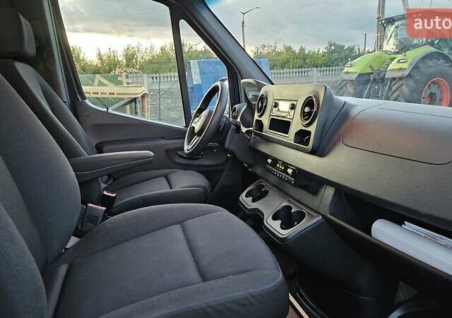 Синий Мерседес Sprinter, объемом двигателя 1.95 л и пробегом 279 тыс. км за 27550 $, фото 31 на Automoto.ua