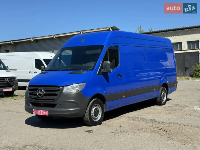 Синий Мерседес Sprinter, объемом двигателя 2.2 л и пробегом 197 тыс. км за 26900 $, фото 1 на Automoto.ua