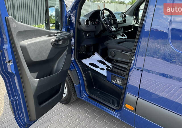 Синий Мерседес Sprinter, объемом двигателя 0 л и пробегом 237 тыс. км за 33500 $, фото 27 на Automoto.ua