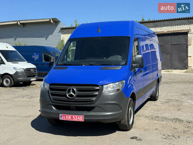 Синий Мерседес Sprinter, объемом двигателя 2.2 л и пробегом 197 тыс. км за 26900 $, фото 2 на Automoto.ua