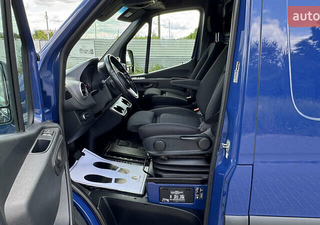 Синий Мерседес Sprinter, объемом двигателя 0 л и пробегом 237 тыс. км за 33500 $, фото 32 на Automoto.ua