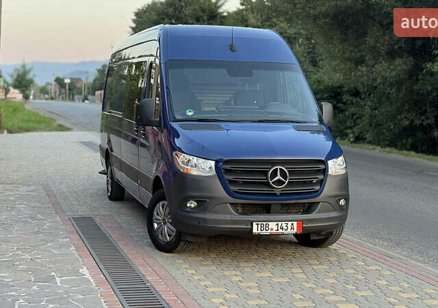 Синий Мерседес Sprinter, объемом двигателя 1.95 л и пробегом 184 тыс. км за 34900 $, фото 3 на Automoto.ua