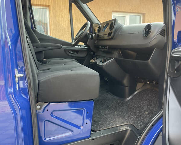 Синий Мерседес Sprinter, объемом двигателя 1.95 л и пробегом 40 тыс. км за 35800 $, фото 8 на Automoto.ua