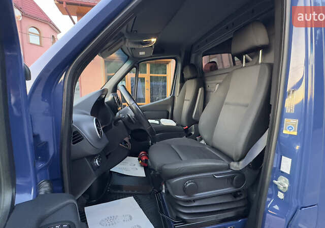 Синий Мерседес Sprinter, объемом двигателя 1.95 л и пробегом 184 тыс. км за 34900 $, фото 45 на Automoto.ua