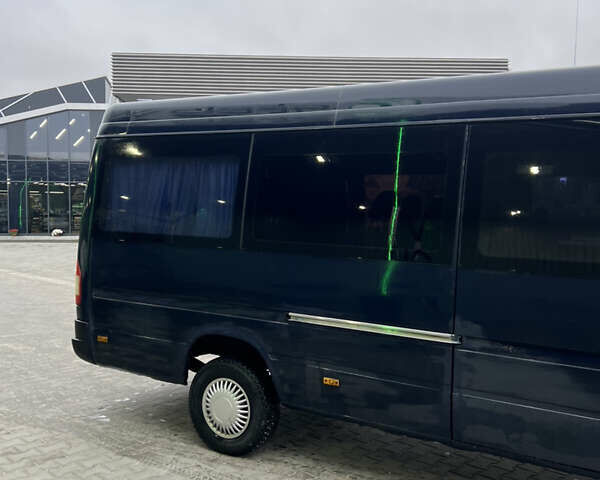Синій Мерседес Sprinter, об'ємом двигуна 2.69 л та пробігом 882 тис. км за 8500 $, фото 3 на Automoto.ua