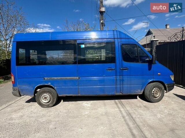Синий Мерседес Sprinter, объемом двигателя 2.87 л и пробегом 350 тыс. км за 3500 $, фото 3 на Automoto.ua