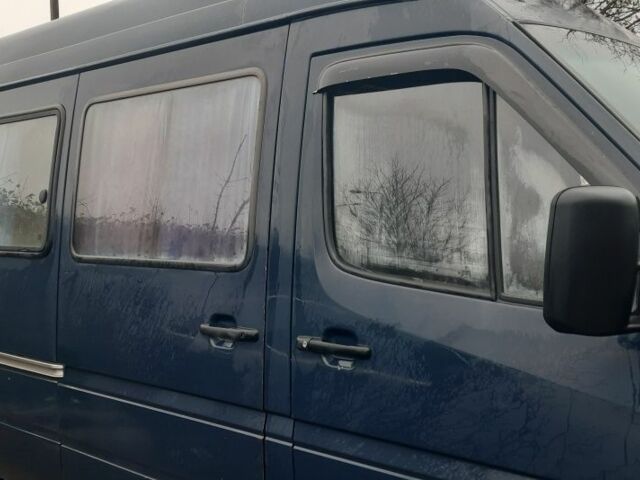 Синий Мерседес Sprinter, объемом двигателя 0 л и пробегом 380 тыс. км за 6500 $, фото 3 на Automoto.ua