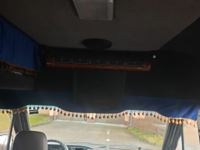 Синий Мерседес Sprinter, объемом двигателя 0 л и пробегом 380 тыс. км за 6500 $, фото 9 на Automoto.ua