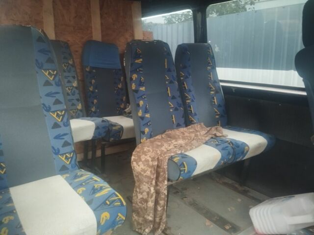 Синий Мерседес Sprinter, объемом двигателя 0 л и пробегом 200 тыс. км за 2322 $, фото 1 на Automoto.ua