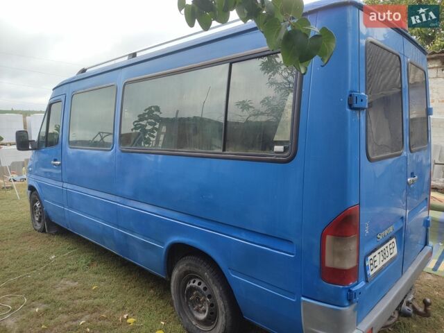 Синий Мерседес Sprinter, объемом двигателя 2.2 л и пробегом 630 тыс. км за 6000 $, фото 1 на Automoto.ua