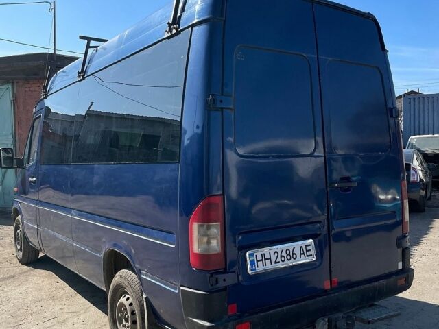 Синий Мерседес Sprinter, объемом двигателя 2.15 л и пробегом 880 тыс. км за 6900 $, фото 4 на Automoto.ua