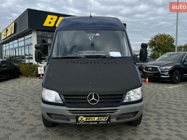 Синий Мерседес Sprinter, объемом двигателя 2.69 л и пробегом 315 тыс. км за 9500 $, фото 1 на Automoto.ua