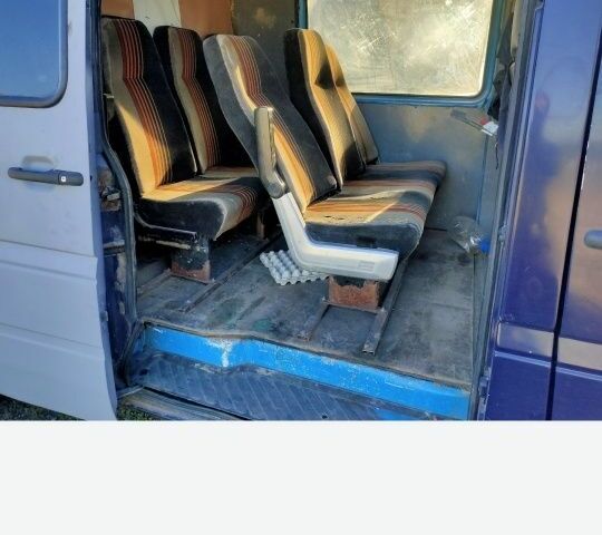 Синий Мерседес Sprinter, объемом двигателя 0 л и пробегом 450 тыс. км за 3100 $, фото 2 на Automoto.ua