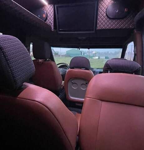 Синий Мерседес Sprinter, объемом двигателя 2.15 л и пробегом 813 тыс. км за 11200 $, фото 2 на Automoto.ua