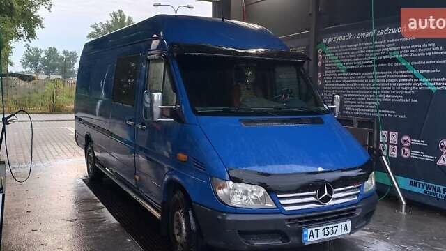 Синий Мерседес Sprinter, объемом двигателя 2.15 л и пробегом 813 тыс. км за 11200 $, фото 4 на Automoto.ua