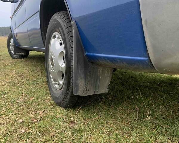 Синій Мерседес Sprinter, об'ємом двигуна 2.1 л та пробігом 650 тис. км за 7600 $, фото 4 на Automoto.ua