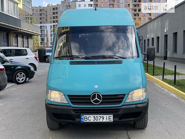 Синий Мерседес Sprinter, объемом двигателя 2.2 л и пробегом 228 тыс. км за 11950 $, фото 2 на Automoto.ua