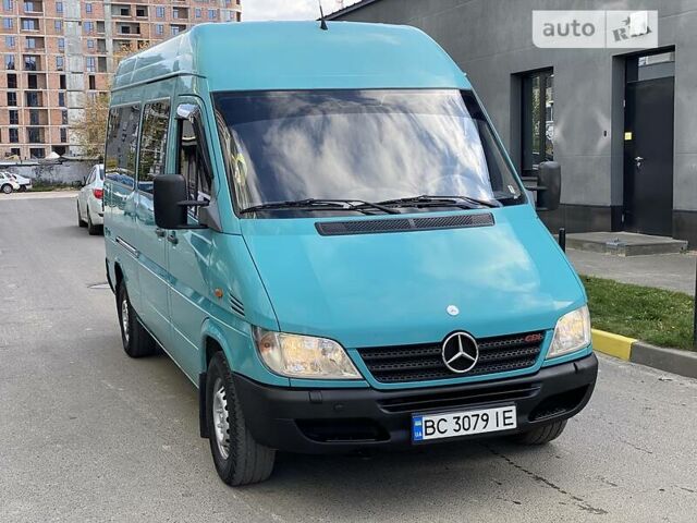 Синий Мерседес Sprinter, объемом двигателя 2.2 л и пробегом 228 тыс. км за 11950 $, фото 1 на Automoto.ua