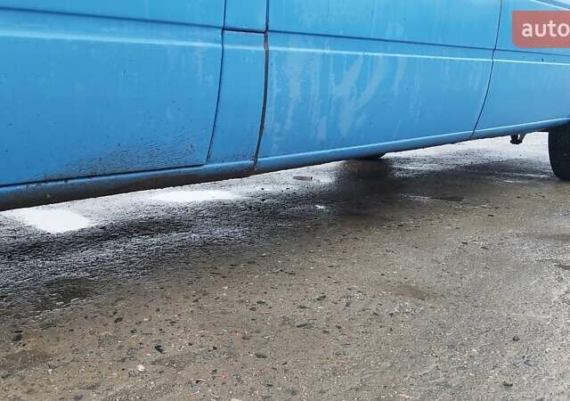 Синий Мерседес Sprinter, объемом двигателя 2.15 л и пробегом 55 тыс. км за 7000 $, фото 8 на Automoto.ua