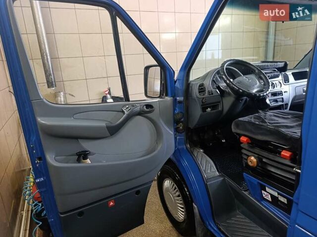 Синій Мерседес Sprinter, об'ємом двигуна 2.7 л та пробігом 400 тис. км за 8000 $, фото 16 на Automoto.ua