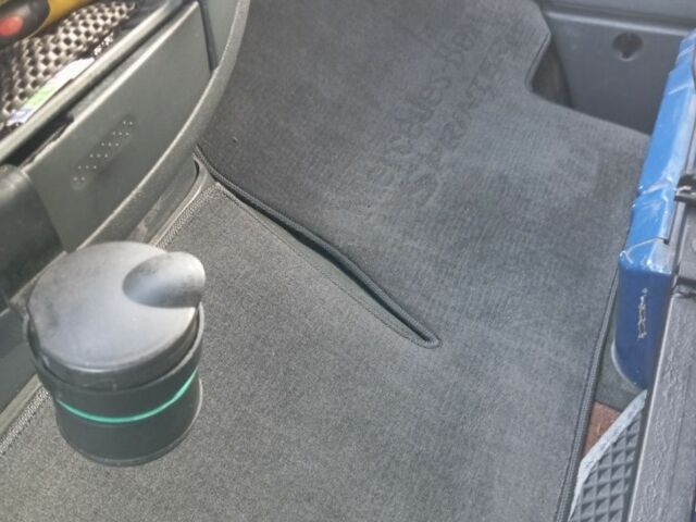 Синій Мерседес Sprinter, об'ємом двигуна 2.1 л та пробігом 400 тис. км за 9500 $, фото 10 на Automoto.ua