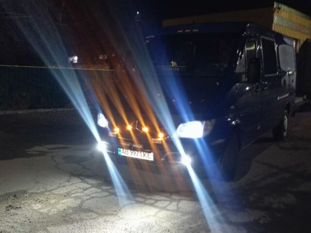 Синій Мерседес Sprinter, об'ємом двигуна 2.1 л та пробігом 400 тис. км за 9500 $, фото 18 на Automoto.ua