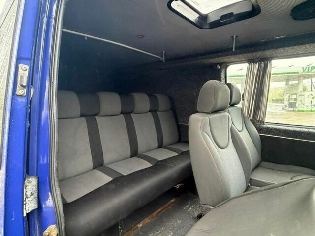Синий Мерседес Sprinter, объемом двигателя 2.15 л и пробегом 700 тыс. км за 7000 $, фото 4 на Automoto.ua