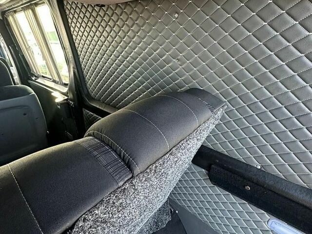 Синій Мерседес Sprinter, об'ємом двигуна 2.99 л та пробігом 420 тис. км за 14500 $, фото 18 на Automoto.ua