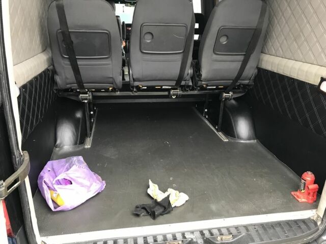 Синий Мерседес Sprinter, объемом двигателя 3 л и пробегом 630 тыс. км за 13500 $, фото 8 на Automoto.ua