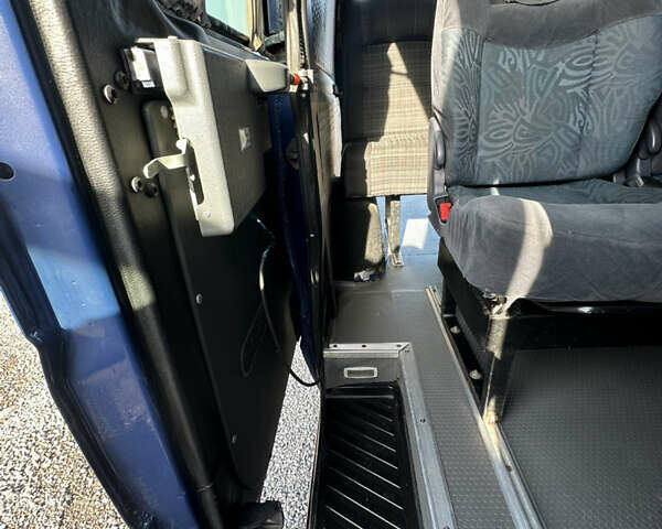 Синий Мерседес Sprinter, объемом двигателя 2.99 л и пробегом 420 тыс. км за 15000 $, фото 33 на Automoto.ua