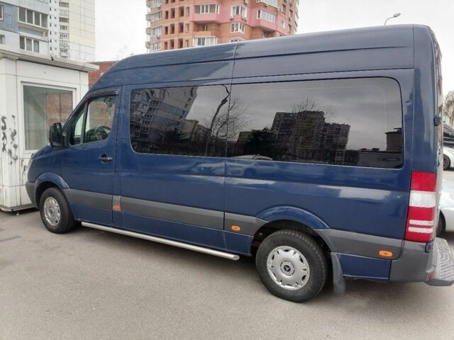 Синій Мерседес Sprinter, об'ємом двигуна 2.1 л та пробігом 747 тис. км за 10000 $, фото 4 на Automoto.ua